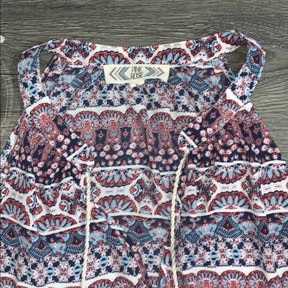 Cute top - Picture 2 of 3